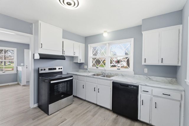 7903 E INDIANAPOLIS STREET, Wichita, KS 67207