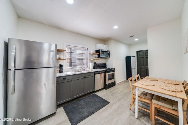 4020 Parthenia Ave, Louisville, KY 40215