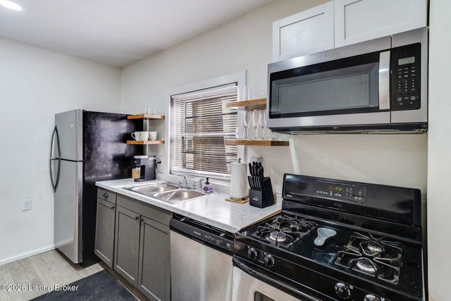 4020 Parthenia Ave, Louisville, KY 40215