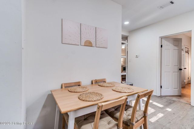 4020 Parthenia Ave, Louisville, KY 40215