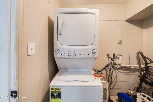 4020 Parthenia Ave, Louisville, KY 40215