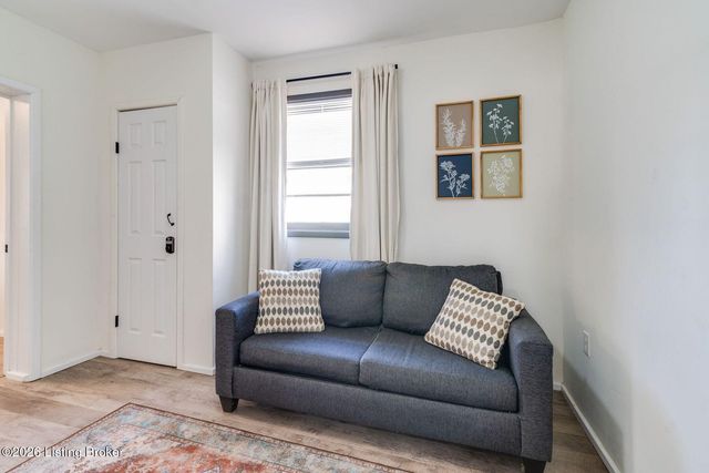 4020 Parthenia Ave, Louisville, KY 40215