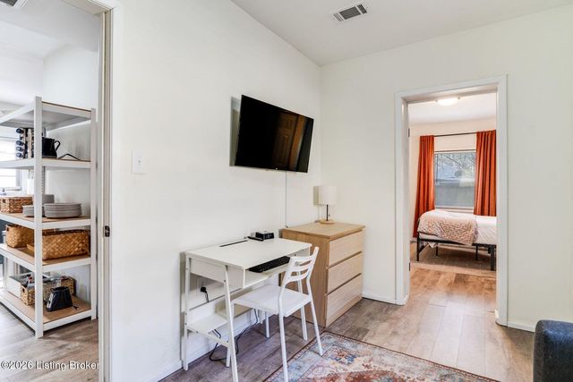 4020 Parthenia Ave, Louisville, KY 40215