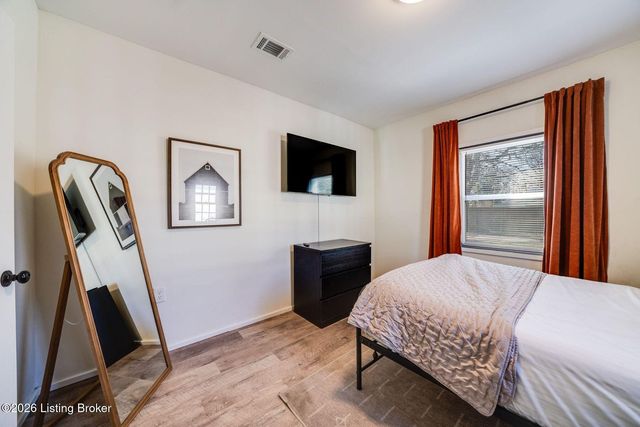 4020 Parthenia Ave, Louisville, KY 40215