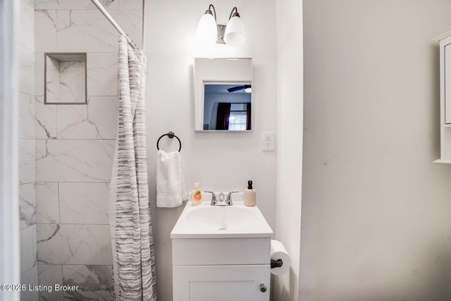 4020 Parthenia Ave, Louisville, KY 40215