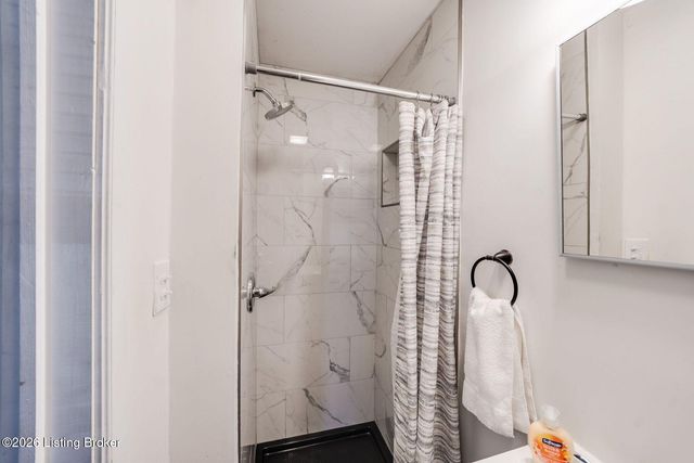 4020 Parthenia Ave, Louisville, KY 40215