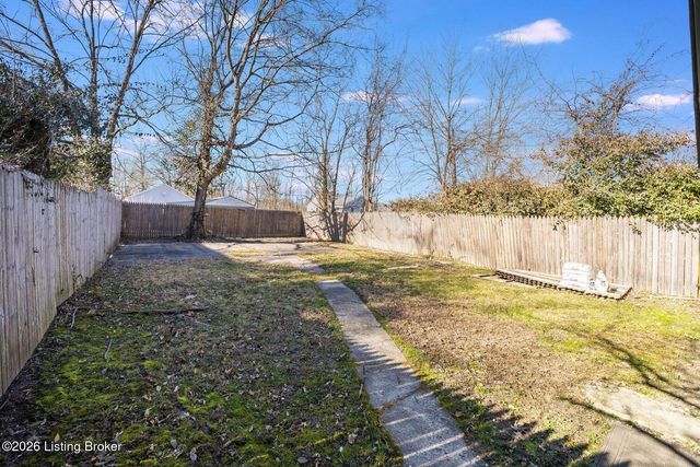 4020 Parthenia Ave, Louisville, KY 40215