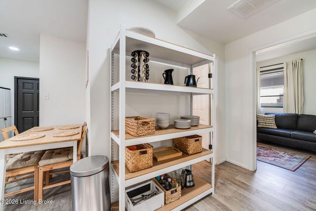 4020 Parthenia Ave, Louisville, KY 40215