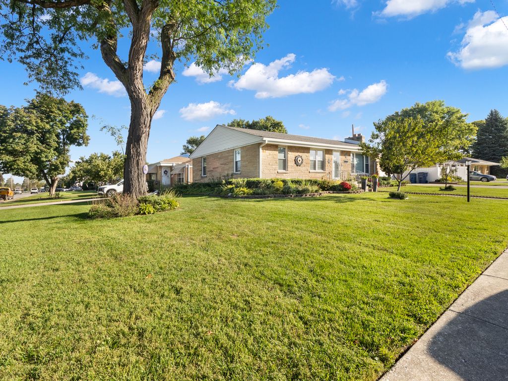 10050 Westmanor Drive, Franklin Park, IL 60131 — photo 2