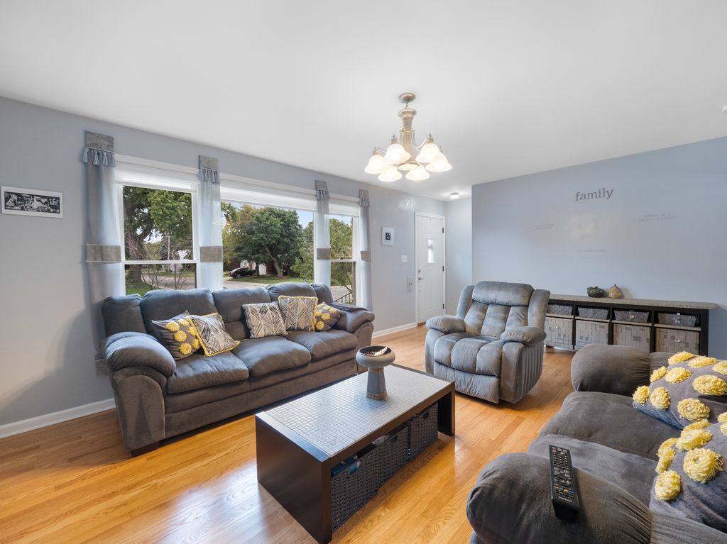 10050 Westmanor Drive, Franklin Park, IL 60131 — photo 3