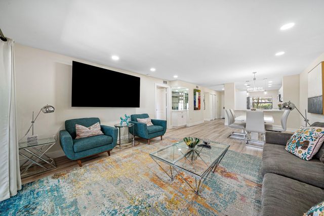 17 Southport Lane E, Boynton Beach, FL 33436