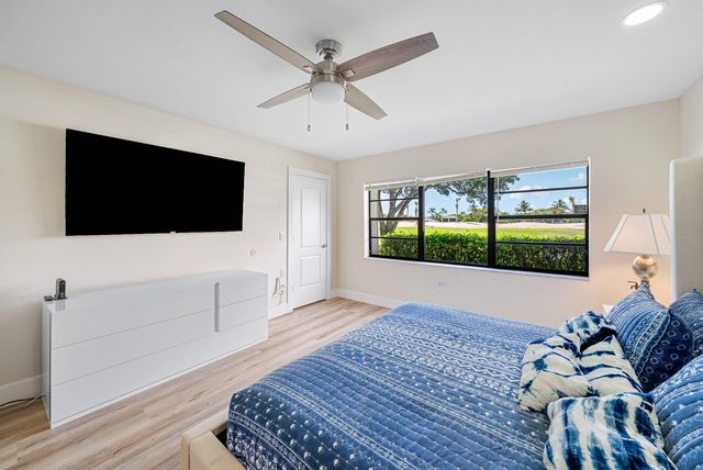 17 Southport Lane E, Boynton Beach, FL 33436