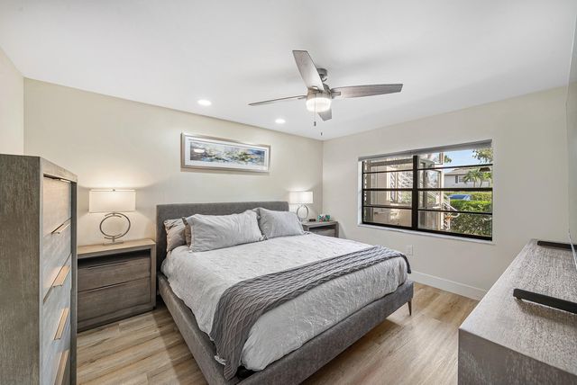 17 Southport Lane E, Boynton Beach, FL 33436