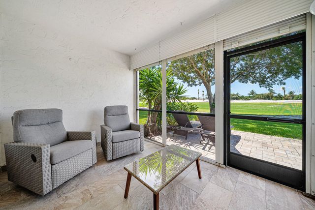17 Southport Lane E, Boynton Beach, FL 33436