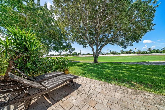 17 Southport Lane E, Boynton Beach, FL 33436