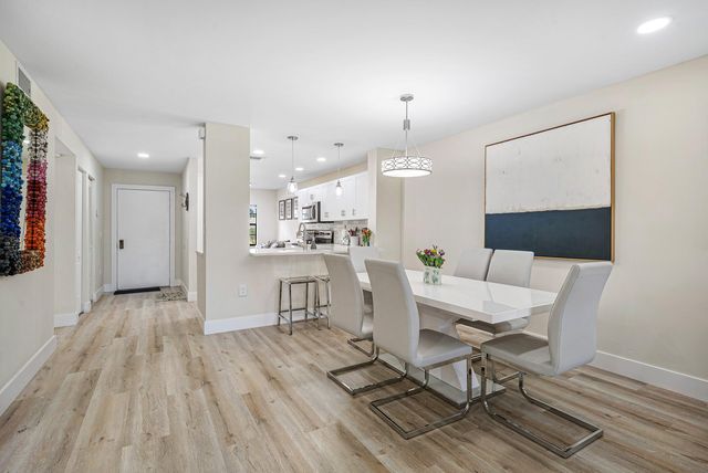 17 Southport Lane E, Boynton Beach, FL 33436