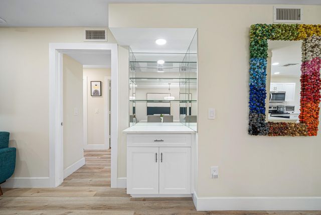 17 Southport Lane E, Boynton Beach, FL 33436