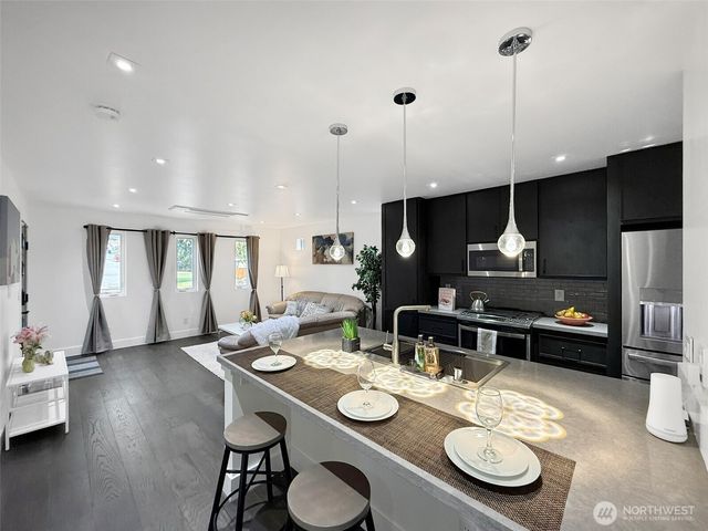 620 Stevens Avenue NW, Renton, WA 98507