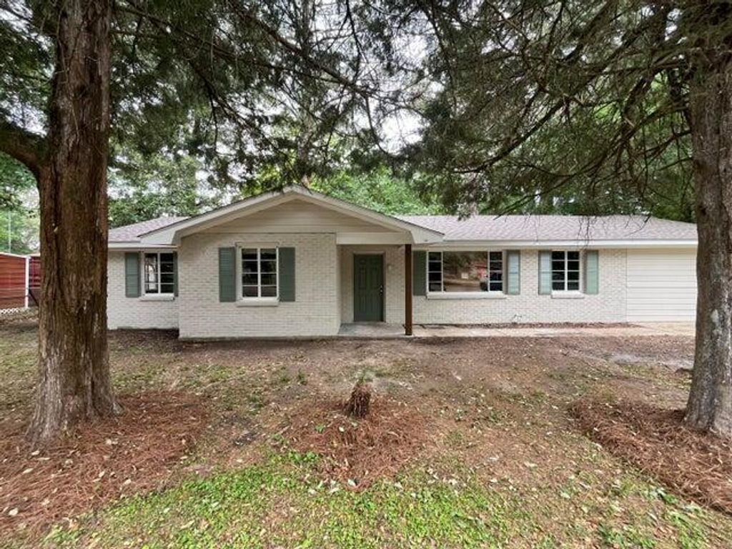 302 Williams St., Petal, MS 39465