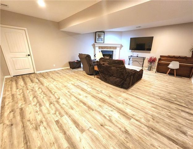 7608 S Arnett Road, Grain Valley, MO 64029