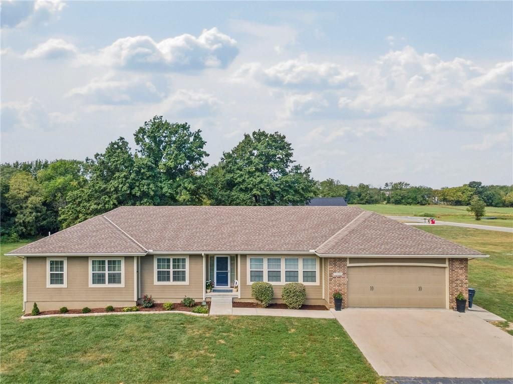 7608 S Arnett Road, Grain Valley, MO 64029