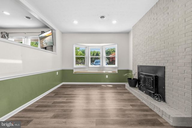 12712 GROSSTOWN RD, Hughesville, MD 20637