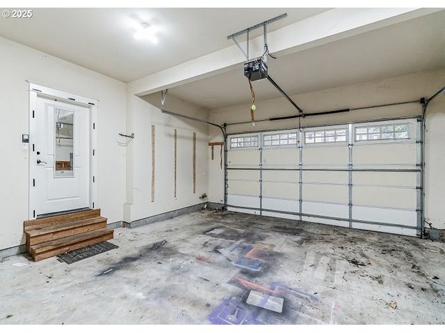 9415 Ne RIVER POINT Cir, Portland, OR 97211