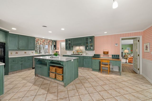 1805 Westover Ln, Mansfield, OH 44906