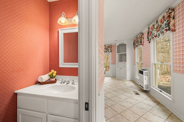 1805 Westover Ln, Mansfield, OH 44906