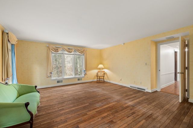 1805 Westover Ln, Mansfield, OH 44906