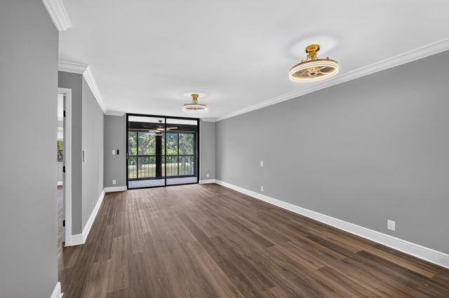 6935 Huntington Lane 207, Delray Beach, FL 33446