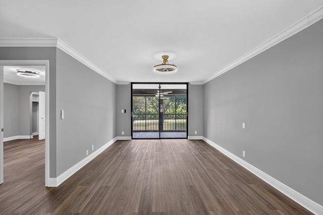 6935 Huntington Lane 207, Delray Beach, FL 33446