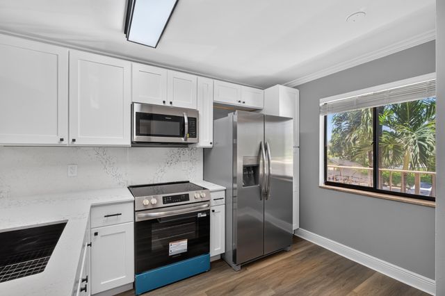 6935 Huntington Lane 207, Delray Beach, FL 33446