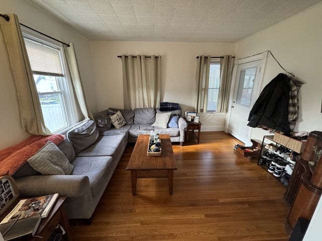31 Mulberry Street 1, Attleboro, MA 02703