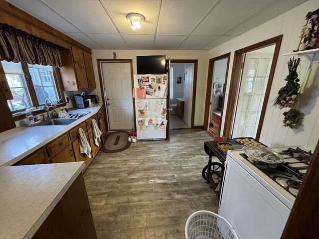 31 Mulberry Street 1, Attleboro, MA 02703