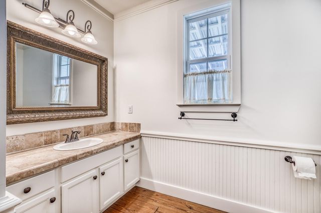 3831 Meadow View Lane, Fayetteville, TX 78940