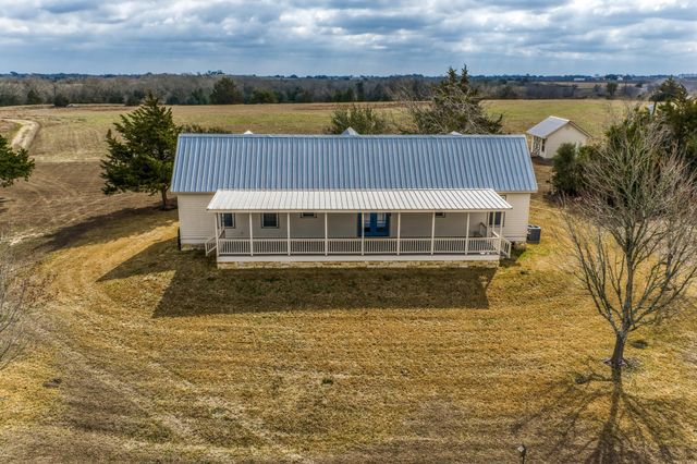 3831 Meadow View Lane, Fayetteville, TX 78940