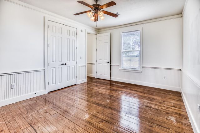 3831 Meadow View Lane, Fayetteville, TX 78940