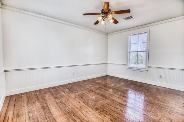 3831 Meadow View Lane, Fayetteville, TX 78940