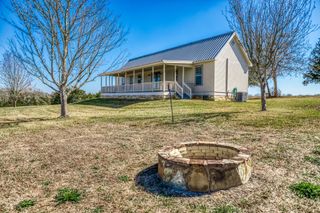 3831 Meadow View Lane, Fayetteville, TX 78940