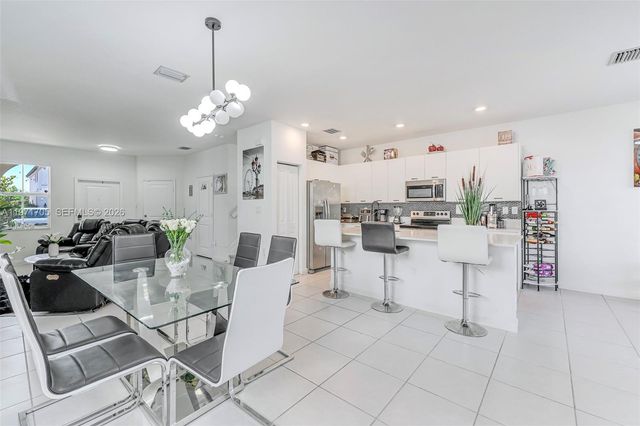 2369 NW 131st Cir, Miami, FL 33167