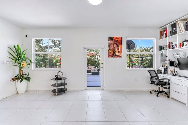 2369 NW 131st Cir, Miami, FL 33167