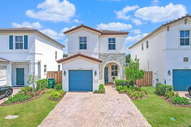 2369 NW 131st Cir, Miami, FL 33167