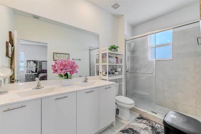 2369 NW 131st Cir, Miami, FL 33167