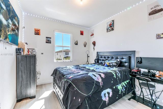 2369 NW 131st Cir, Miami, FL 33167