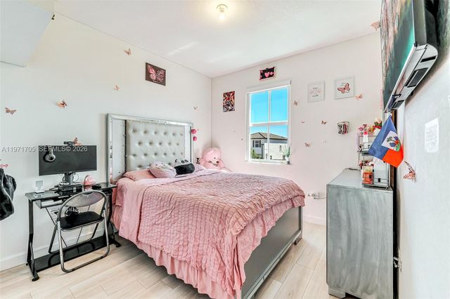 2369 NW 131st Cir, Miami, FL 33167