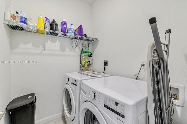 2369 NW 131st Cir, Miami, FL 33167