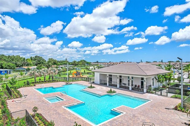 2369 NW 131st Cir, Miami, FL 33167