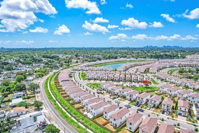 2369 NW 131st Cir, Miami, FL 33167