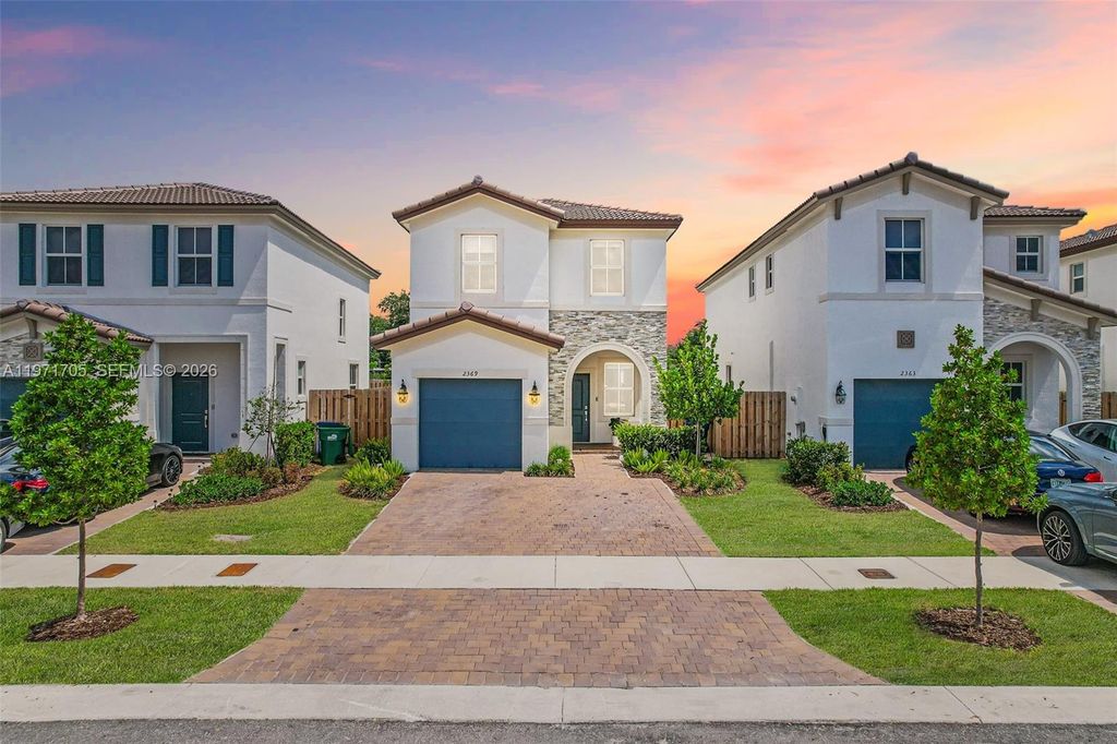 2369 NW 131st Cir, Miami, FL 33167